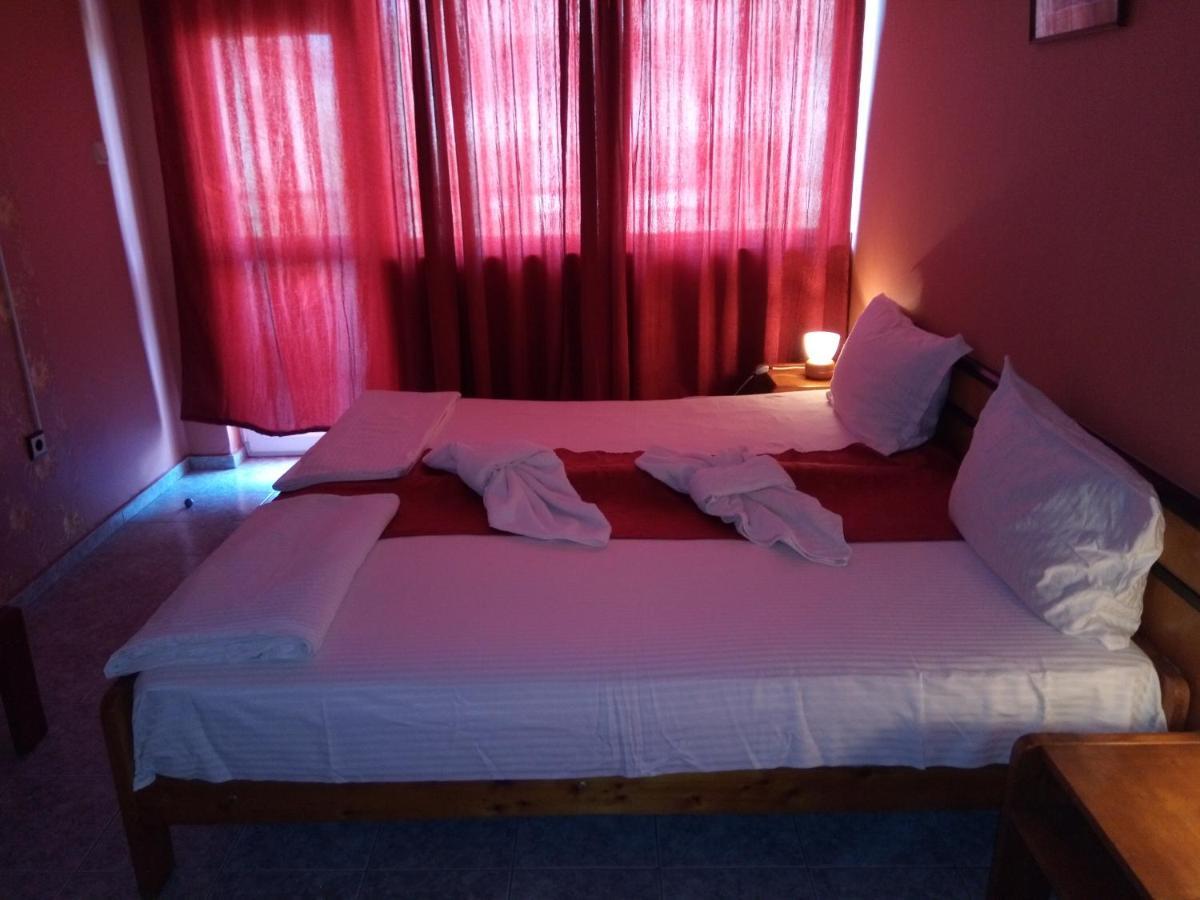 Nelly Guest House Ravda ภายนอก รูปภาพ